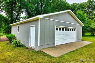 158 W Meadowview Dr, Statesville, NC 28625 - Photo 5