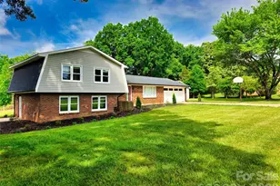 158 W Meadowview Dr, Statesville, NC 28625 - Photo 3