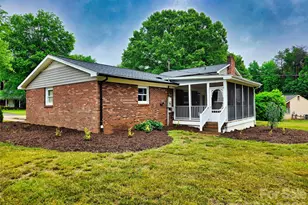 158 W Meadowview Dr, Statesville, NC 28625 - Photo 9