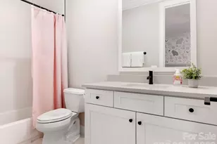 2928 Hanson Dr, Charlotte, NC 28207 - Photo 25