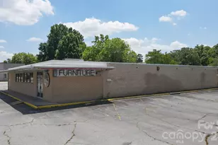 600 Randolph St, Thomasville, NC 27360 - Photo 1