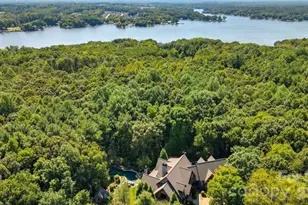 9208 Flying Eagle Ln, Charlotte, NC 28278 - Photo 3