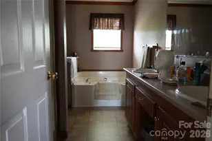 424 Press Walters Rd, Hartsville, SC 29550 - Photo 5