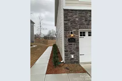 8101 Ramsburg Drive, Charlotte, NC 28269 - Photo 3
