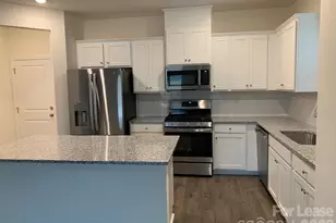 8101 Ramsburg Dr, Charlotte, NC 28269 - Photo 5