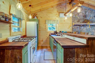 635/634 Little Horse Creek, Newland, NC 28657 - Photo 5