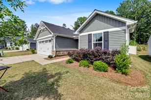 2220 GoldWood Dr, Charlotte, NC 28215 - Photo 5