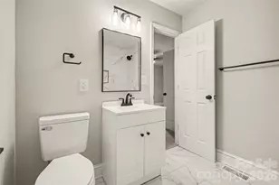 3716 Fieldcrest Rd, Charlotte, NC 28217 - Photo 15