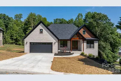 730 Chatsworth Circle SE, Lenoir, NC 28645 - Photo 1