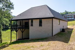 730 Chatsworth Circle SE, Lenoir, NC 28645 - Photo 5