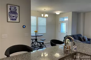 11020 Chalkbark Ln, Charlotte, NC 28262 - Photo 9