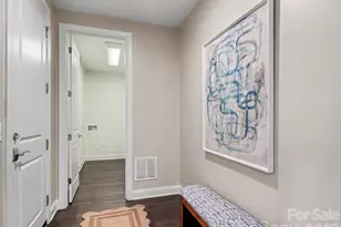 1020 N Sharon Amity Rd, Charlotte, NC 28211 - Photo 11