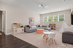 1020 N Sharon Amity Rd, Charlotte, NC 28211 - Photo 29