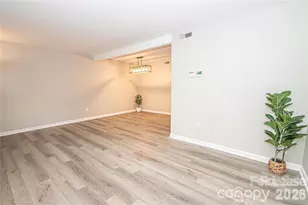 8839 Hunter Ridge Dr, Charlotte, NC 28226 - Photo 7