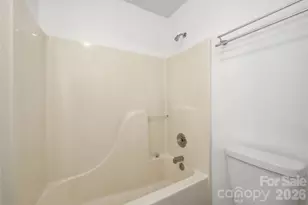 9426 Cantle Dr, Charlotte, NC 28216 - Photo 33