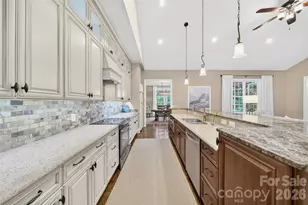 2932 Oakdale Rd, Charlotte, NC 28216 - Photo 19