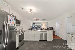 3119 Decapolis Dr, Charlotte, NC 28215 - Photo 7