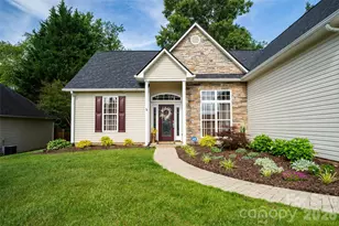 136 Cottage Ridge Rd, Fletcher, NC 28732 - Photo 3