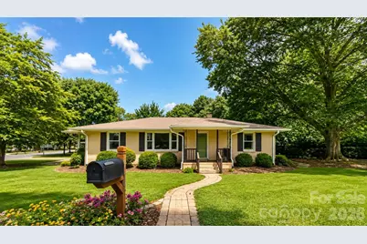 810 Lakeview Drive, Pineville, NC 28134 - Photo 1