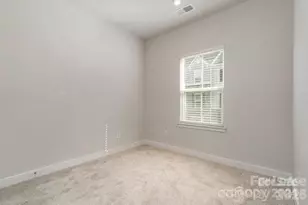 9342 Mallard Mls Dr, Charlotte, NC 28262 - Photo 5