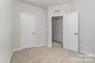 9342 Mallard Mls Dr, Charlotte, NC 28262 - Photo 7