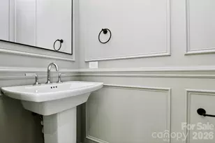 2716 Baltimore Ave, Charlotte, NC 28203 - Photo 13