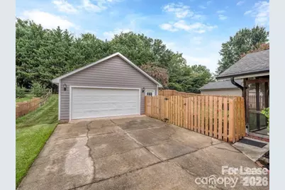 8715 Parkchester Drive, Charlotte, NC 28277 - Photo 5