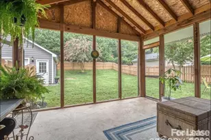 8715 Parkchester Dr, Charlotte, NC 28277 - Photo 11