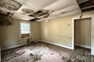 255 Washington St, Forest City, NC 28043 - Photo 5