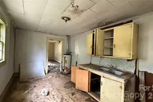 255 Washington St, Forest City, NC 28043 - Photo 11