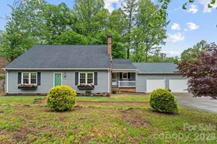 1014 Bramblewood Ct NE, Lenoir, NC 28645 - Photo 3