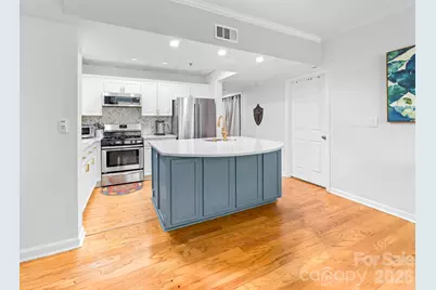 405 W 7th Street #302, Charlotte, NC 28202 - Photo 9