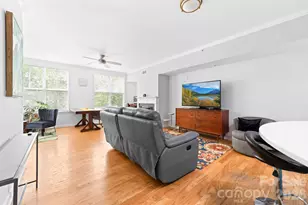 405 W 7th St, Charlotte, NC 28202 - Photo 13