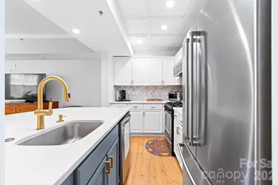 405 W 7th Street #302, Charlotte, NC 28202 - Photo 11