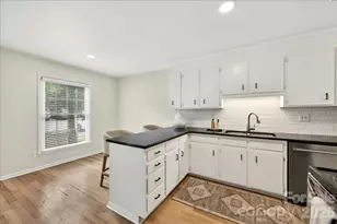 6724 Constitution Ln, Charlotte, NC 28210 - Photo 5