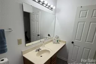 6445 Matlea Ct, Charlotte, NC 28215 - Photo 25