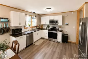 1344 12th Ave NE, Hickory, NC 28601 - Photo 9