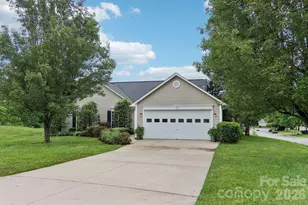 12 Wineberry Ct, Fletcher, NC 28732 - Photo 5