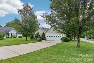 12 Wineberry Ct, Fletcher, NC 28732 - Photo 3