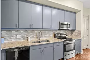 4620 Piedmont Row Dr, Charlotte, NC 28210 - Photo 5