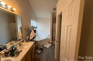 5102 Eagle Creek Dr, Charlotte, NC 28269 - Photo 13