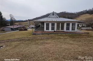 656 Water St, Bakersville, NC 28705 - Photo 29