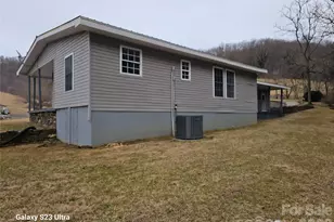 656 Water St, Bakersville, NC 28705 - Photo 9