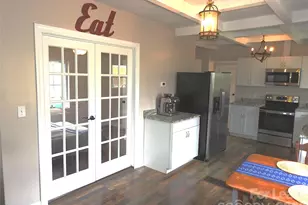 201 Merriman Rd, Hendersonville, NC 28791 - Photo 9
