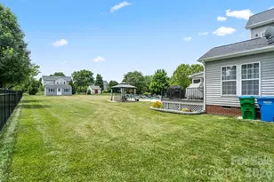 286 Corona Cir, Mooresville, NC 28117 - Photo 9