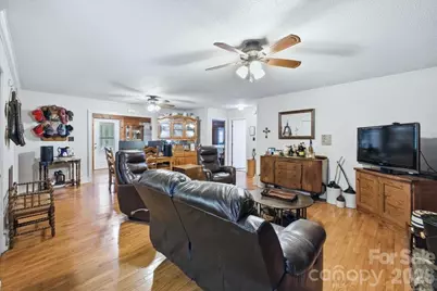 4639 Hickory Lincolnton Highway, Newton, NC 28658 - Photo 15