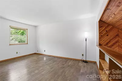 207 Wood Dale Drive, Hendersonville, NC 28791 - Photo 23