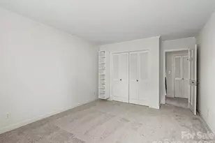 148 Perrin Pl, Charlotte, NC 28207 - Photo 25
