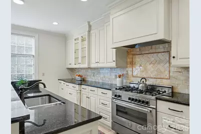 148 Perrin Place, Charlotte, NC 28207 - Photo 9