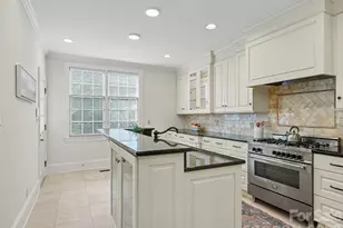148 Perrin Pl, Charlotte, NC 28207 - Photo 9